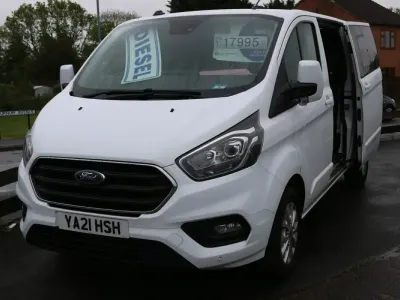 Käytetty Ford Transit Custom Limited 185 HP (136 kW) 2021 Valkoinen Farmari