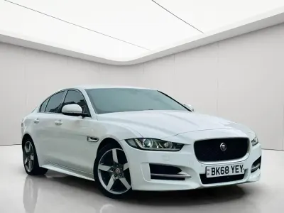 Used Jaguar XE Ingenium 200 HP (147 kW) 2018 White Sedan