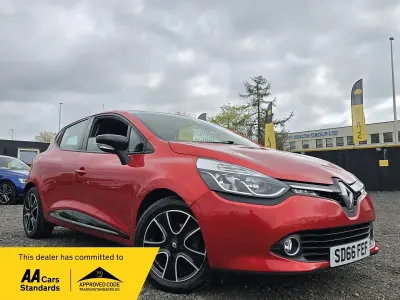 Usado Renault Clio IV Dynamique 90 HP (66 kW) 2016 Vermelho Citadino