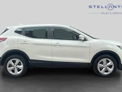 Used Nissan Qashqai Acenta Premium 138 HP (101 kW) 2020 White SUV