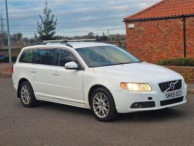 White Used 2009 Volvo V70 SE Estate | £3,495 (Fair price)