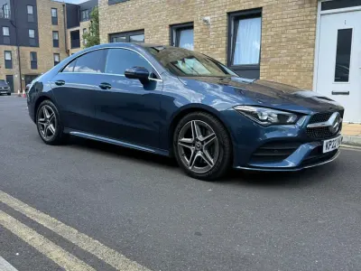 Usado Mercedes CLA220 AMG line 2022 Azul Sedan