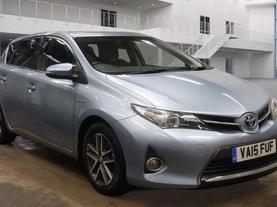 Used 2015 Toyota Auris Hybrid | £7,990 (Fair price)