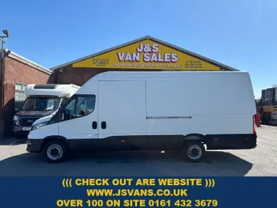Begagnad Iveco Daily 140 HK (102 kW) 2020 Vit Van