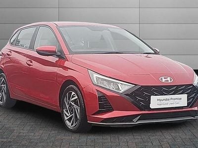 Used Hyundai i20 Advanced 101 HP (74 kW) 2023 Red Hatchback