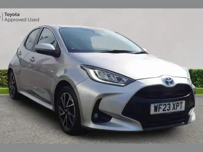 Used Toyota Yaris Design 113 HP (83 kW) 2023 Silver Hatchback