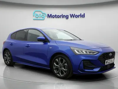 Used Ford Focus ST-Line 125 HP (91 kW) 2023 Blue Hatchback