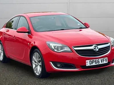Second-hand Vauxhall Insignia SRi 136 CP (100 kW) 2016 Roșu Hatchback