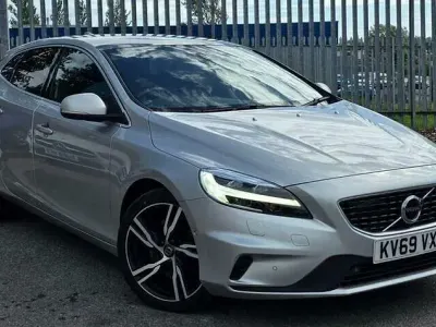 Used Volvo V40 R-Design 120 HP (88 kW) 2019 Silver Hatchback