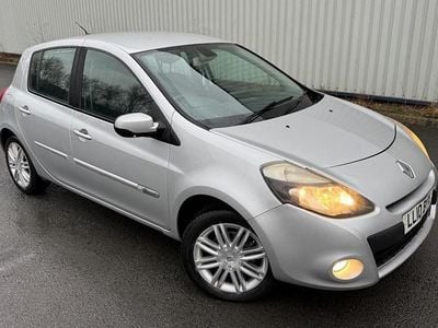 Silver Used 2010 Renault Clio II Initiale Hatchback | £2,489 (Good price)