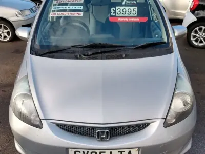 Used Honda Jazz SE 83 HP (61 kW) 2005 Silver Hatchback