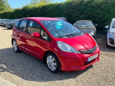 Begagnad Honda Jazz ES 99 HK (72 kW) 2011 Röd Halvkombi