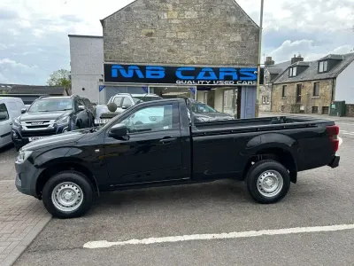 Used Isuzu D-Max 164 HP (120 kW) 2023 Black Pickup