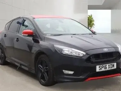 Used Ford Focus Zetec 182 HP (133 kW) 2016 Black Hatchback