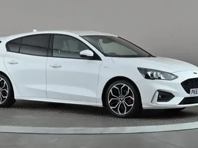 Used Ford Focus ST-Line X 125 HP (91 kW) 2019 White Hatchback
