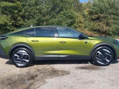 Used Peugeot 408 Premium 143 HP (105 kW) 2026 Green SUV