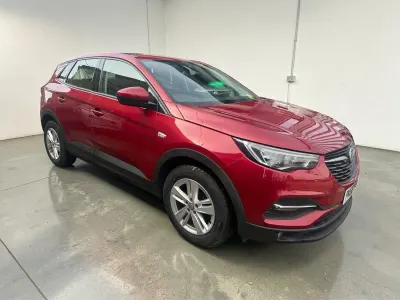 Used Vauxhall Grandland X 130 HP (95 kW) 2019 Red SUV