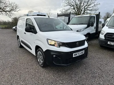 Begagnad Peugeot Partner 131 HK (96 kW) 2020 Vit Minibuss