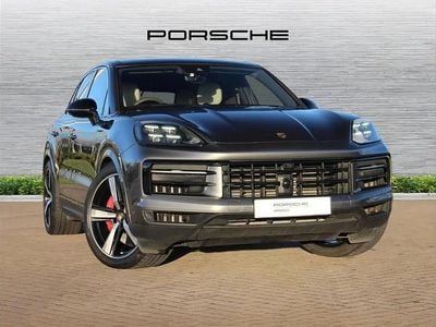 Begagnad Porsche Cayenne S E-Hybrid 512 HK (376 kW) 2024 Grå SUV