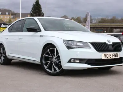 Used Skoda Superb SportLine 162 HP (119 kW) 2018 White Hatchback
