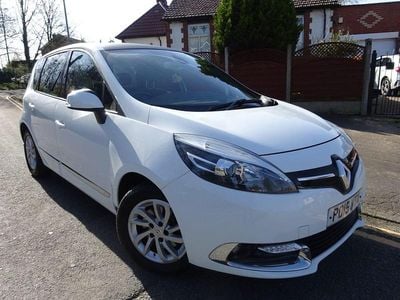 Used Renault Scénic III Dynamique 2015 White MPV