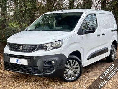 White Used 2022 Peugeot Partner Premium MPV | £7,995 (Good price)