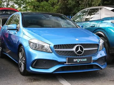 Begagnad Mercedes A200 AMG line 134 HK (98 kW) 2016 Blå Halvkombi