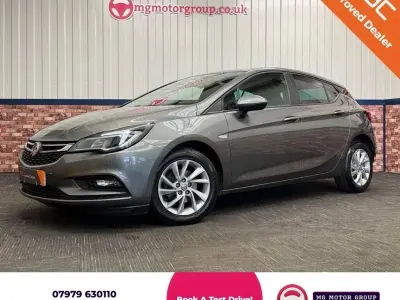 Second-hand Vauxhall Astra Design Edition 110 CP (80 kW) 2018 Gri Hatchback