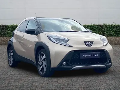 Used Toyota Aygo X 72 HP (52 kW) 2024 Beige SUV
