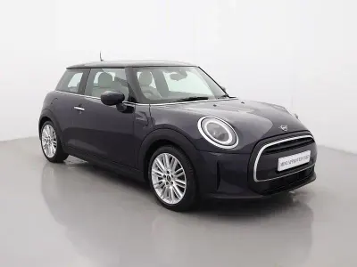 Begagnad Mini Cooper Exclusive 134 HK (98 kW) 2023 Svart Halvkombi