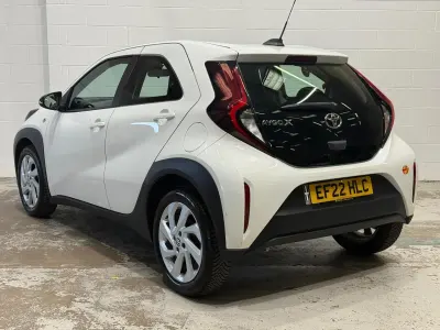 Used Toyota Aygo PURE 71 HP (52 kW) 2022 White