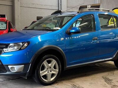 Blue Used 2015 Dacia Sandero Lauréate Hatchback | £3,989 (Fair price)