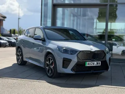 Usado BMW iX2 M Sport 230 kW (313 HP) 2024 Cinzento SUV