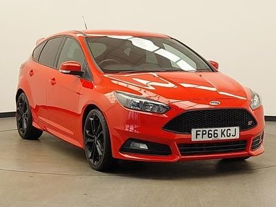 Red Used 2016 Ford Focus ST Hatchback | £10,998 (Good price)