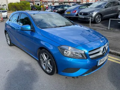Used Mercedes A200 134 HP (98 kW) 2015 Blue Hatchback