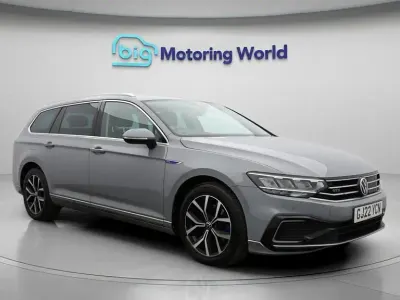 Begagnad VW Passat GTE 218 HK (160 kW) 2022 Grå Kombi