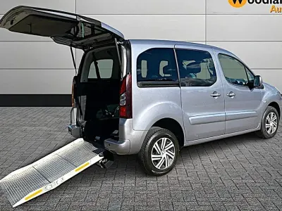 Used Citroën Berlingo Feel 100 HP (73 kW) 2016 Grey MPV