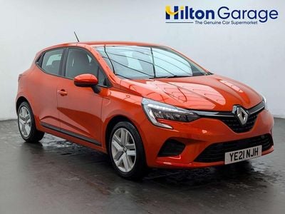 Used Renault Clio V Play 90 HP (66 kW) 2021 Orange Hatchback