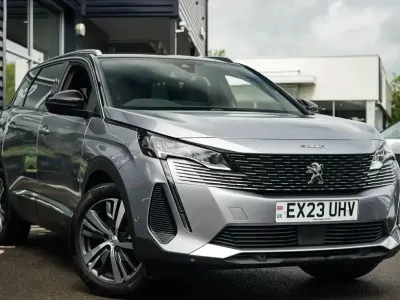 Second-hand Peugeot 5008 Allure+ 129 CP (94 kW) 2023 Gri SUV