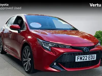 Używany Toyota Corolla Design 184 KM (135 kW) 2022 Czerwony Hatchback