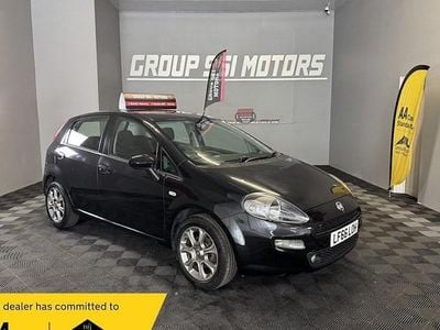 Usado Fiat Punto Easy Plus 77 HP (56 kW) 2016 Preto Citadino