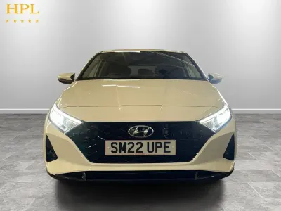 Used Hyundai i20 Premium 100 HP (73 kW) 2022 White Hatchback