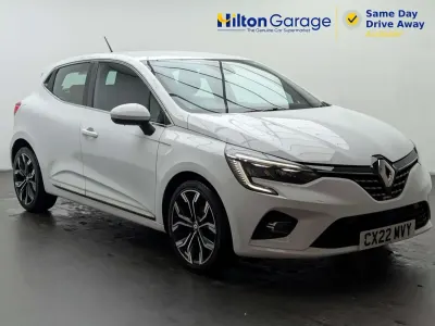 Używany Renault Clio V SE 90 KM (66 kW) 2022 Biały Hatchback