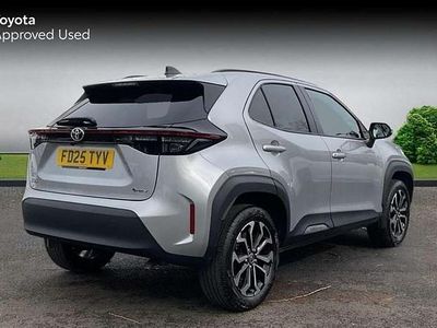 Used Toyota Yaris Cross Design 113 HP (83 kW) 2025 Silver SUV