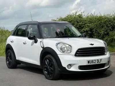 Used Mini Cooper 2012 White Hatchback