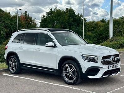 Mercedes GLB220