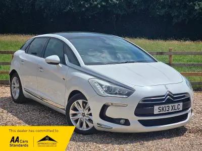 Used Citroën DS5 2013 White Hatchback