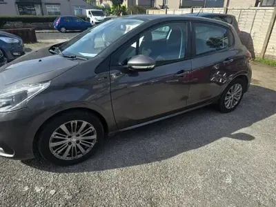 Käytetty Peugeot 208