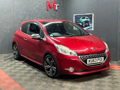 Używany Peugeot 208 GTi 2013 Czerwony Hatchback