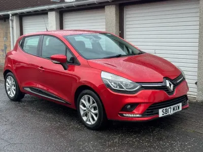 Used Renault Clio Dynamique 75 HP (55 kW) 2017 Red Hatchback